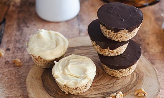 oats and chocolate cups