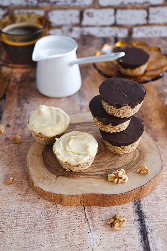 oats and chocolate cups